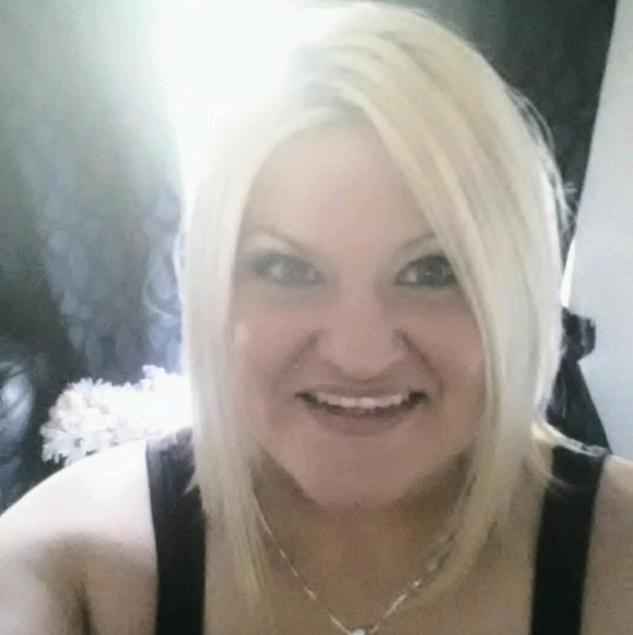 Meet your Posher, Melissa - Picture 1 of 1